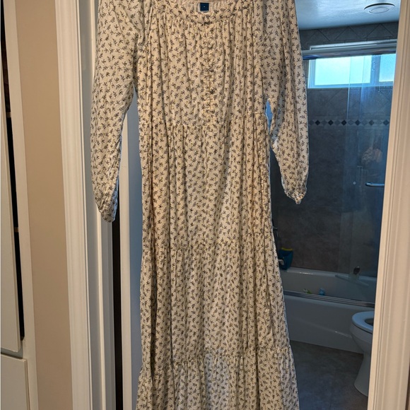 Old Navy Cream and Black Floral Long Sleeve Dress - Picture 2 of 3